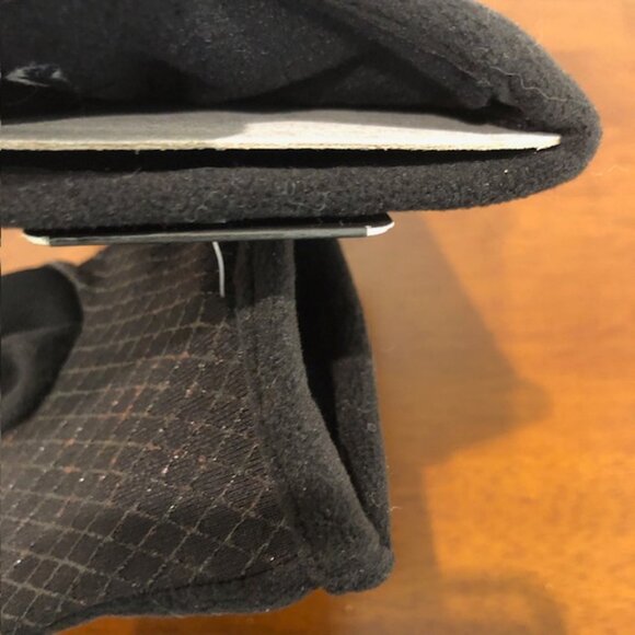 Isotoner Smartouch Women’s OS Black Gloves NWT - Picture 6 of 10